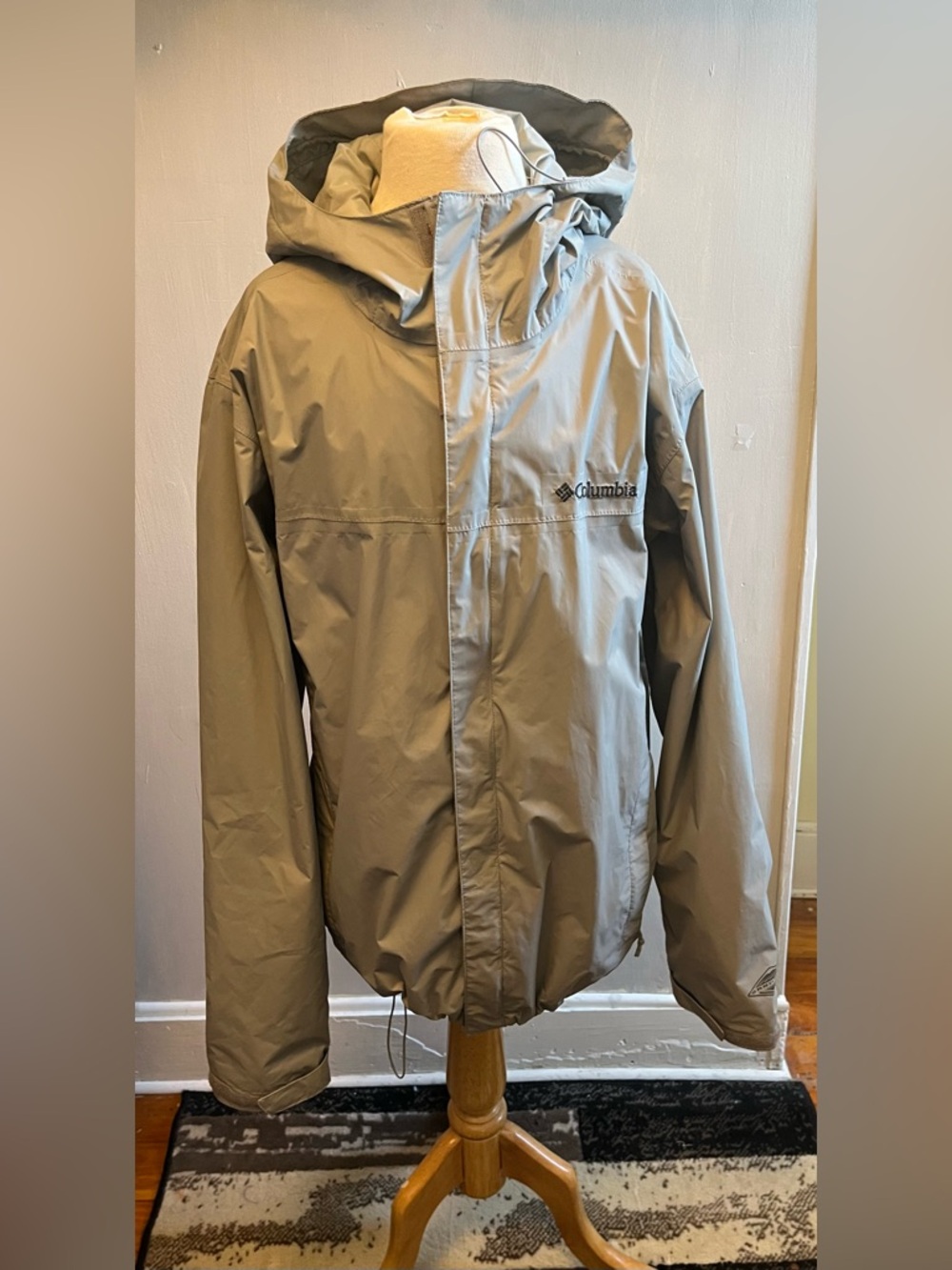Columbia Men’s Rain Jacket Light Grey Lightweight Waterproof Packable Size M